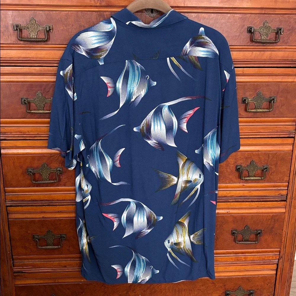 Banana Republic Slim Fit Tropical Fish Print Short Sleeve Shirt SZ M Resort